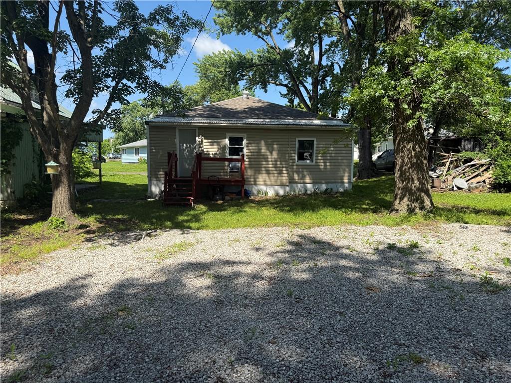 305 S Elm St, Sweet Springs, MO 65351