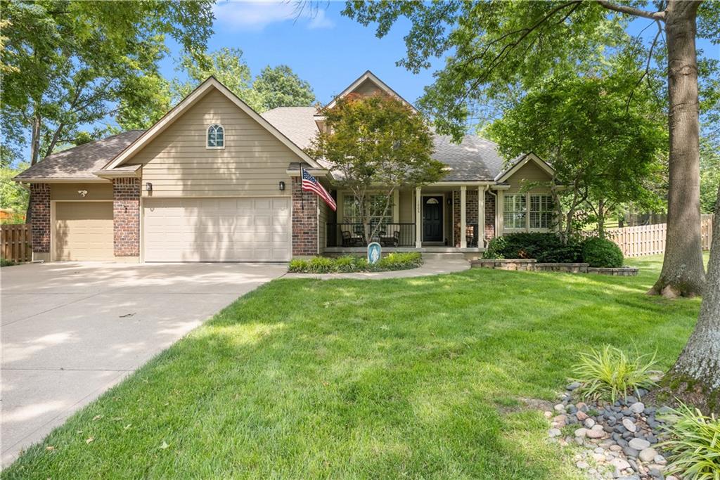 1006 SW 44th Street Dr, Blue Springs, MO 64015