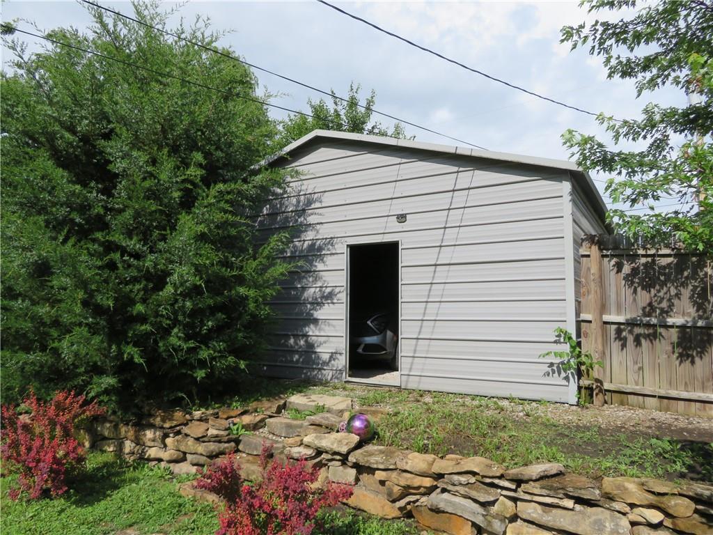 707 Linn St, Valley Falls, KS 66088