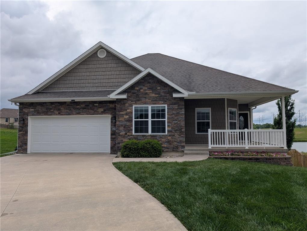 19246 Cherokee Ct, St Joseph, MO 64505