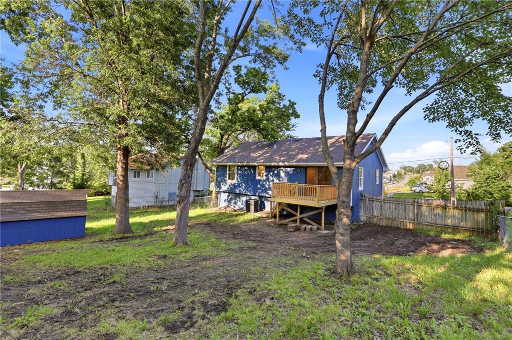 905 S Washington Ave, Knob Noster, MO 65336