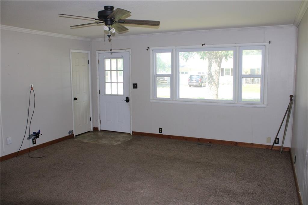 414 N Logan St, Girard, KS 66743
