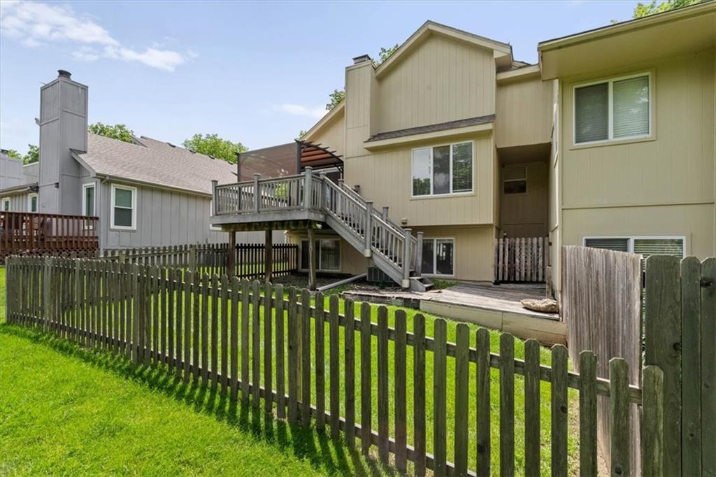 12015 Mackey St, Overland Park, KS 66213