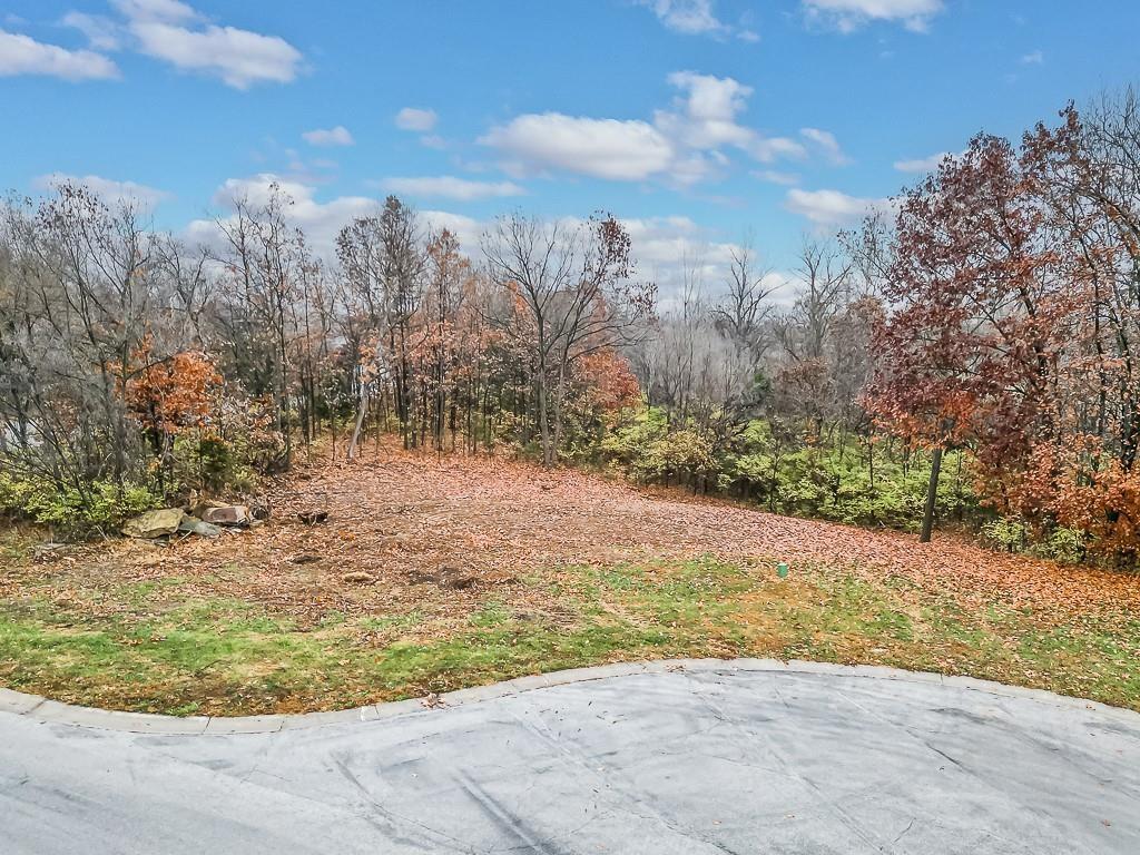1942 Edgewood Dr, Leavenworth, KS 66048