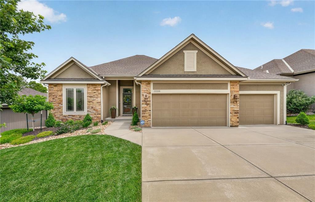 12255 NW Belmont Dr, Platte City, MO 64079