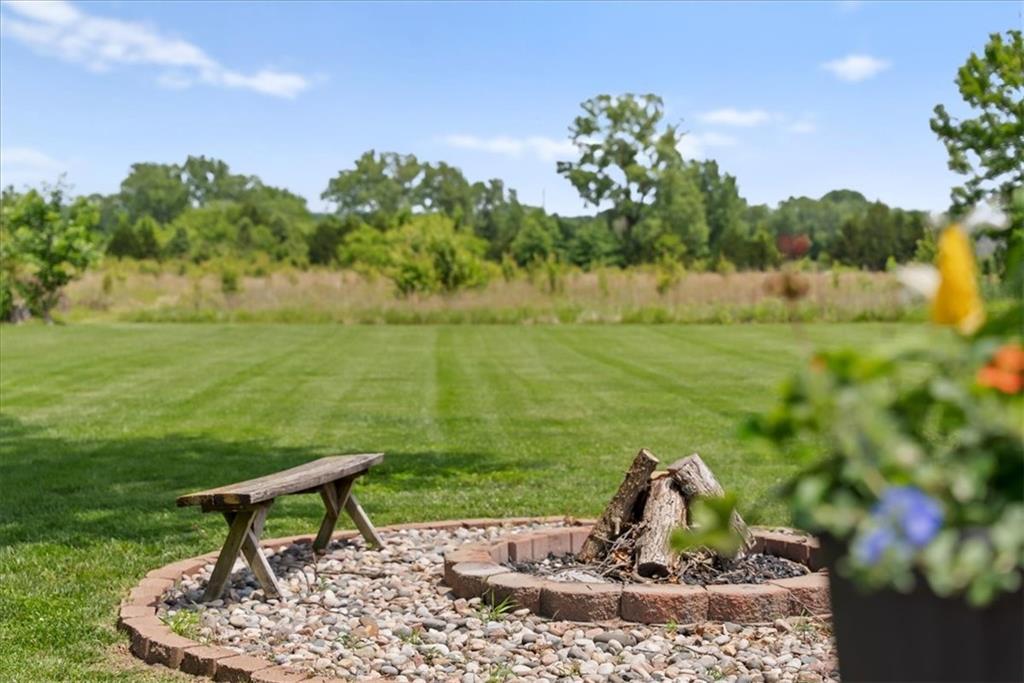 20425 Nall Ave, Stilwell, KS 66085