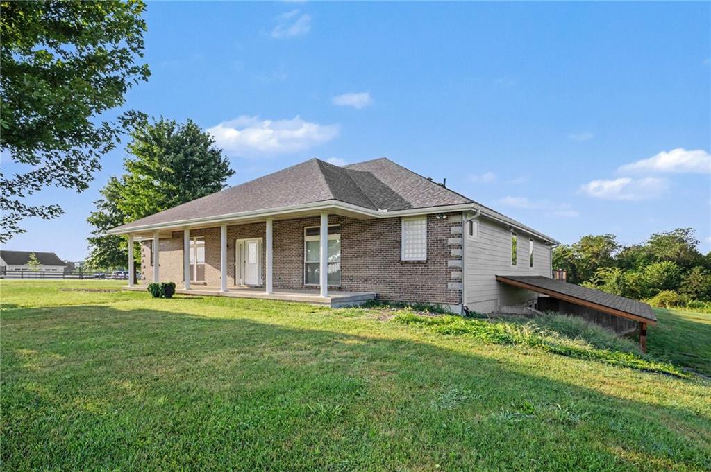 31005 Nottingham Ln, Lawson, MO 64062