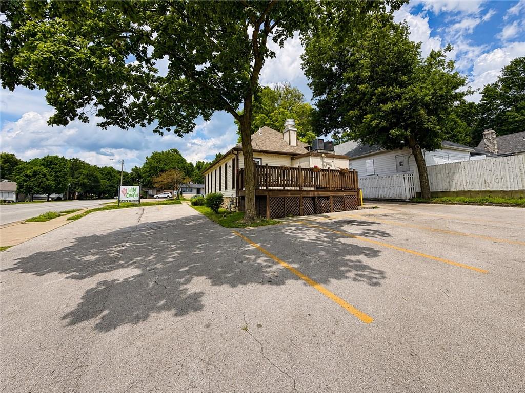 323 Elm St, Leavenworth, KS 66048