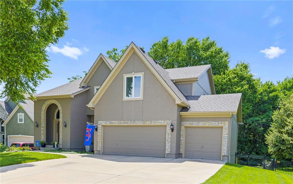 6044 Brownridge Dr, Shawnee, KS 66218