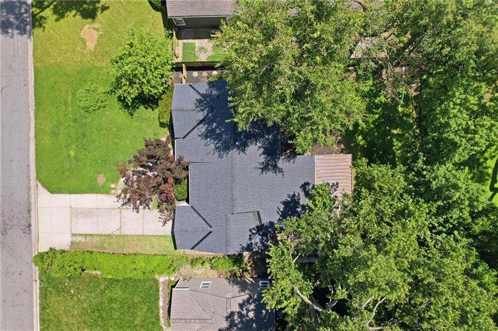 5444 Linden St, Roeland Park, KS 66205