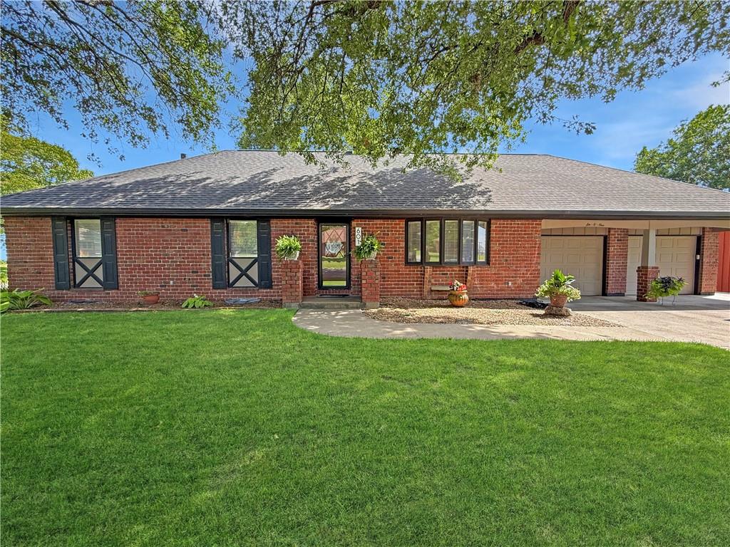 601 W 34th St, Higginsville, MO 64037