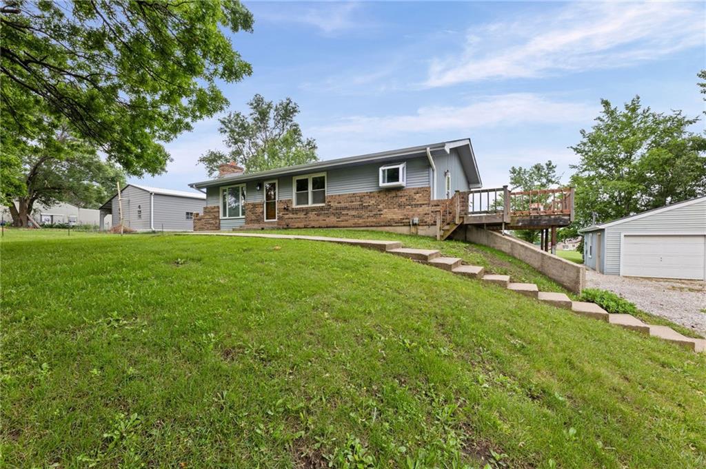 20875 251st St, Tonganoxie, KS 66086