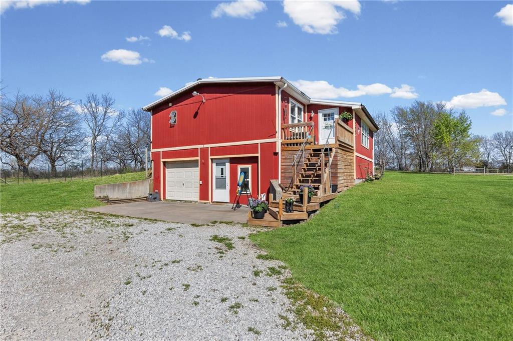 8302 E 221st St, Peculiar, MO 64078