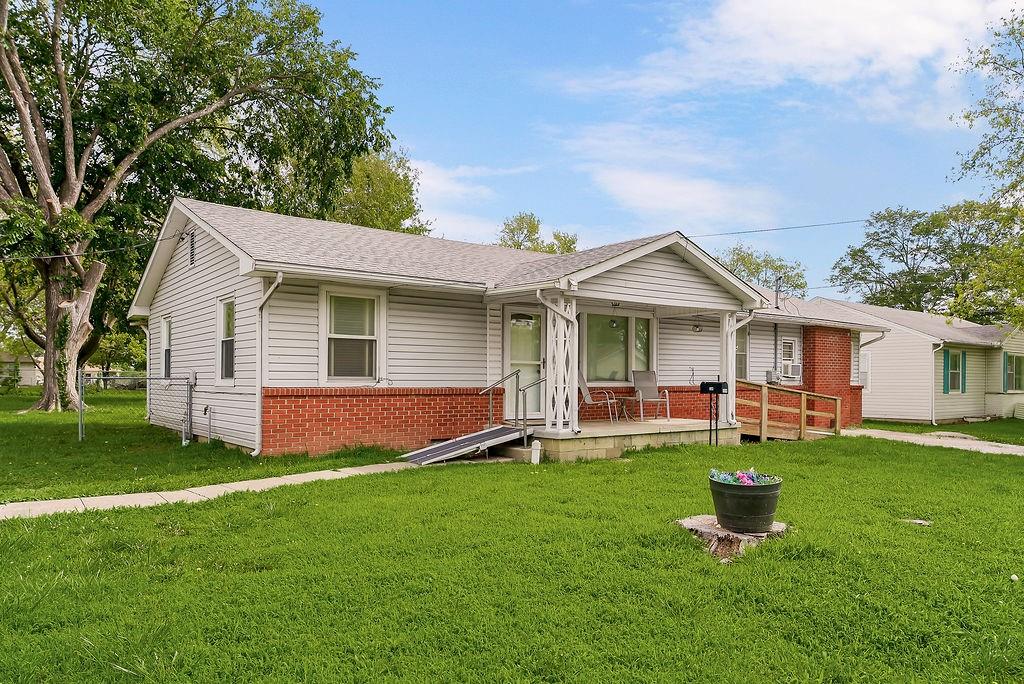 104 W Park St, Butler, MO 64730