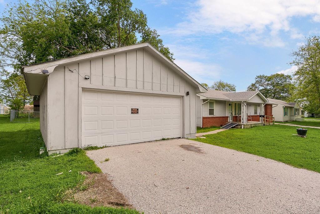 104 W Park St, Butler, MO 64730