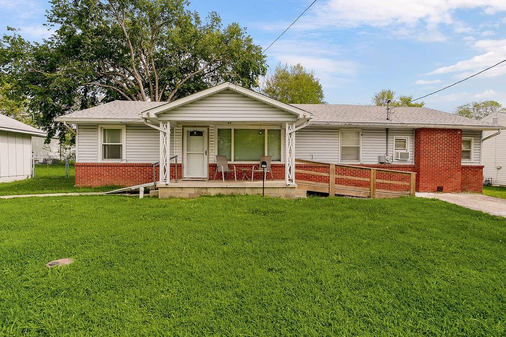 104 W Park St, Butler, MO 64730