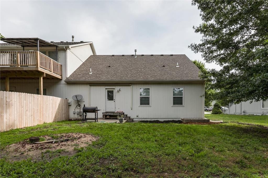 22615 W 76th Ter, Shawnee, KS 66227