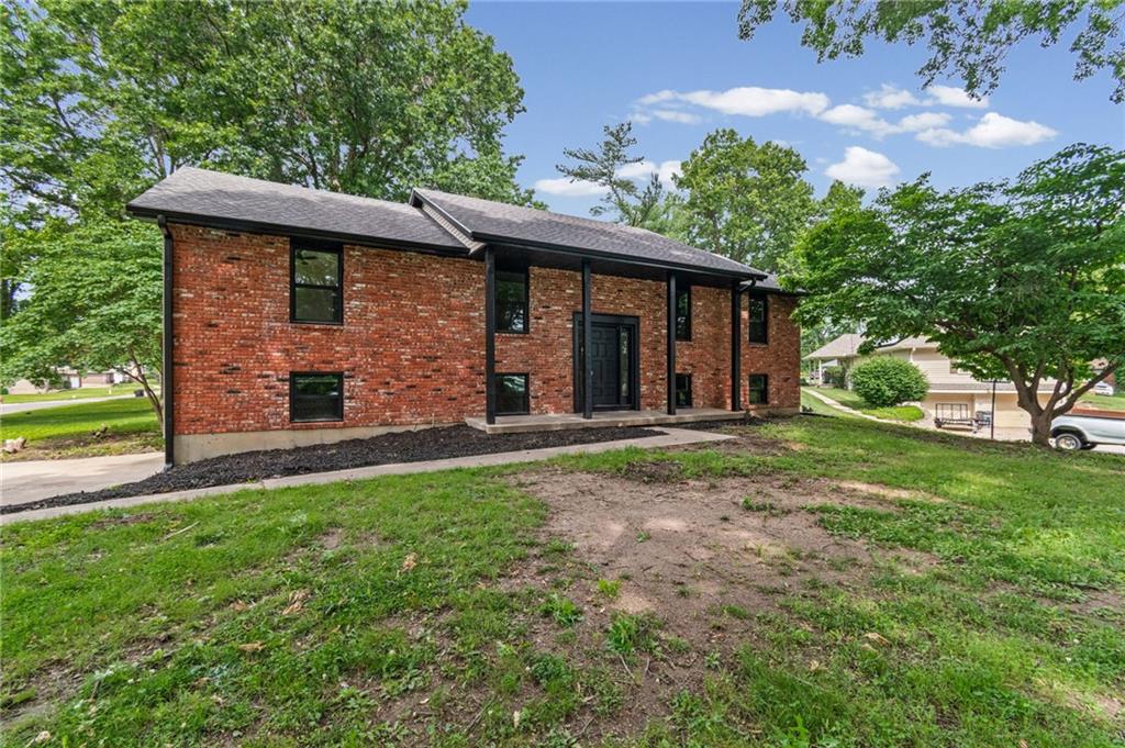 900 Goodrich Dr, Richmond, MO 64085