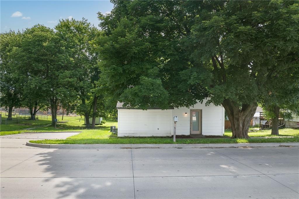 205 S 6th St, Savannah, MO 64485