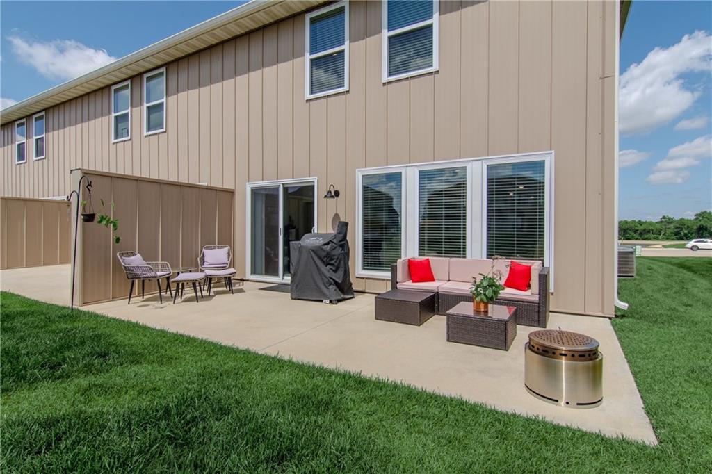 82 A SE 361 Rd, Warrensburg, MO 64093