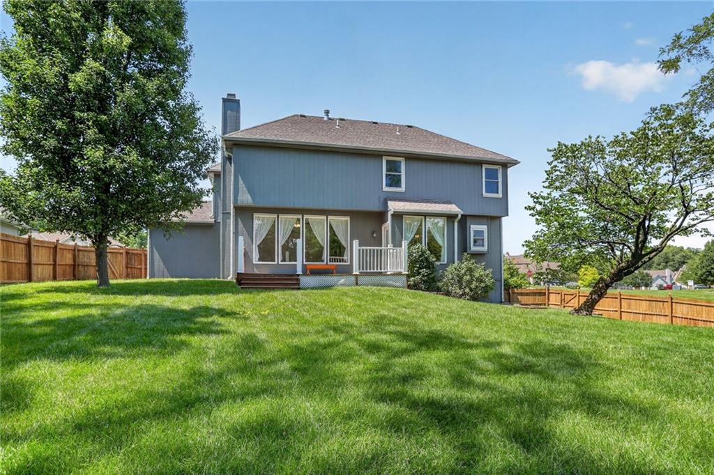 6695 NW Nevada Ave, Parkville, MO 64152