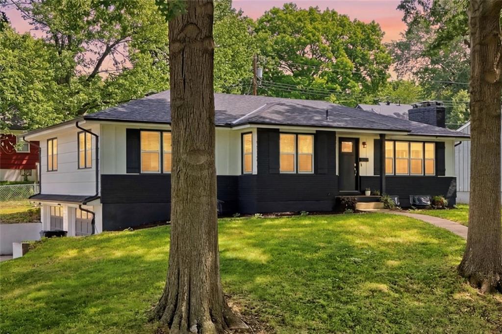 9500 E 79th Ter, Raytown, MO 64138