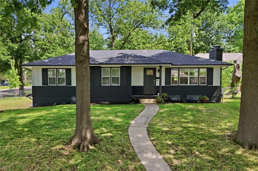 9500 E 79th Ter, Raytown, MO 64138