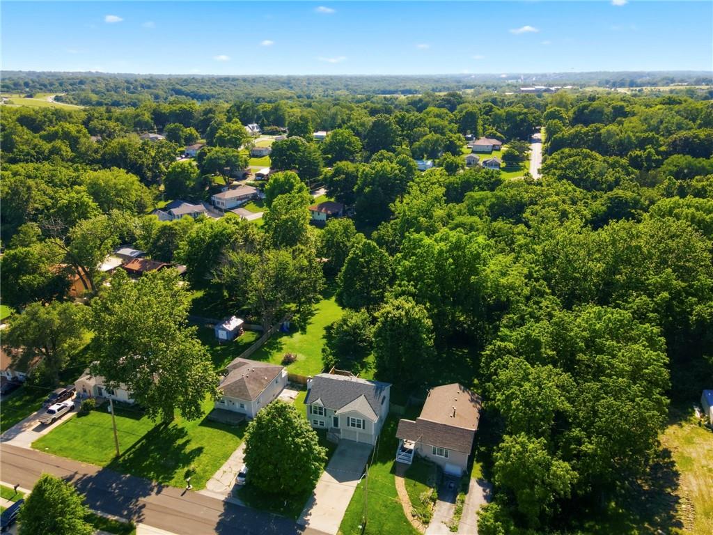 6706 S Brookside Rd, Pleasant Valley, MO 64068
