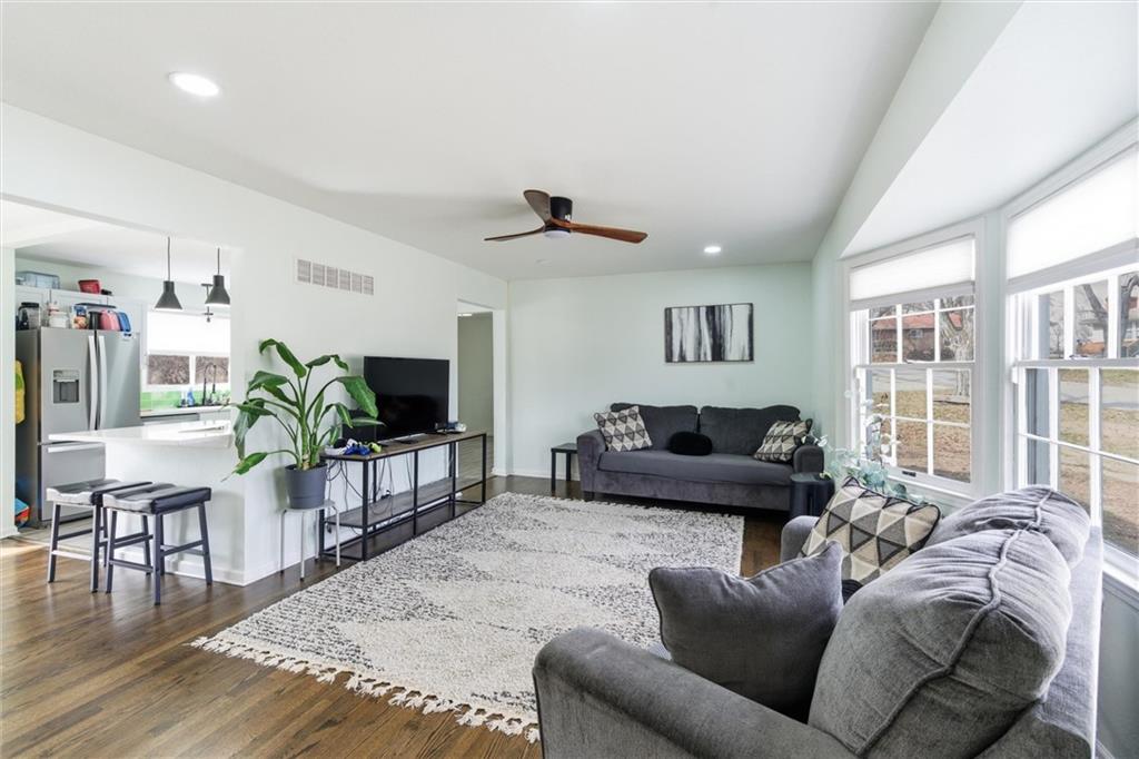 9113 E 83rd Pl, Raytown, MO 64138