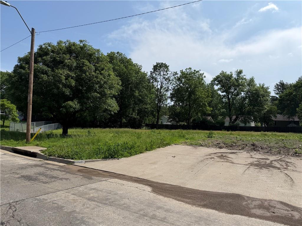 8113 Jarboe St, Kansas City, MO 64114