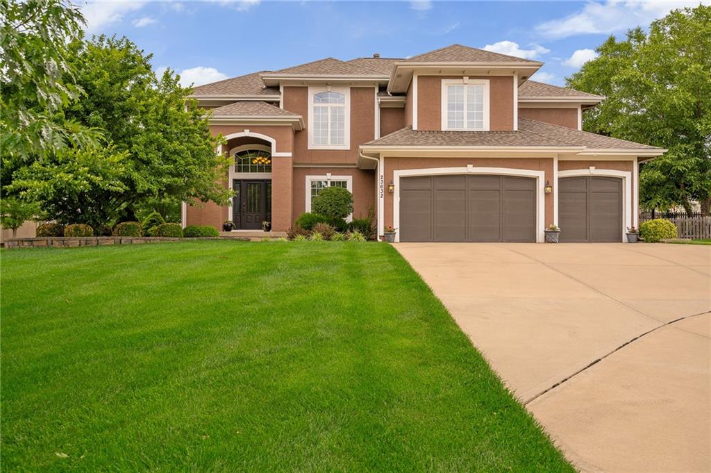 23632 W 52nd Ter, Shawnee, KS 66226