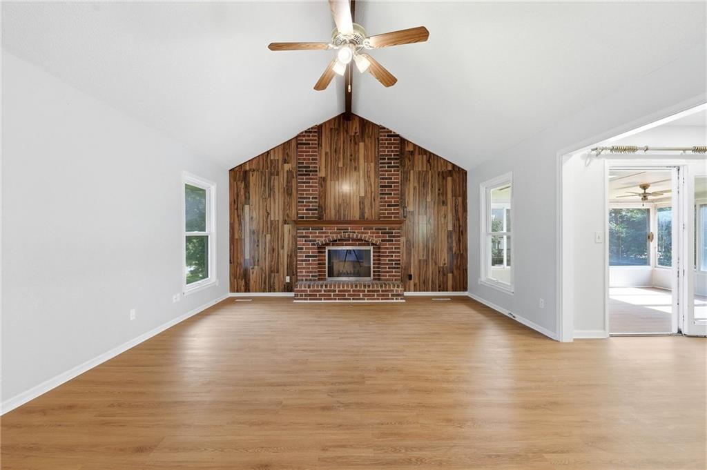 7400 E 126th St, Grandview, MO 64030