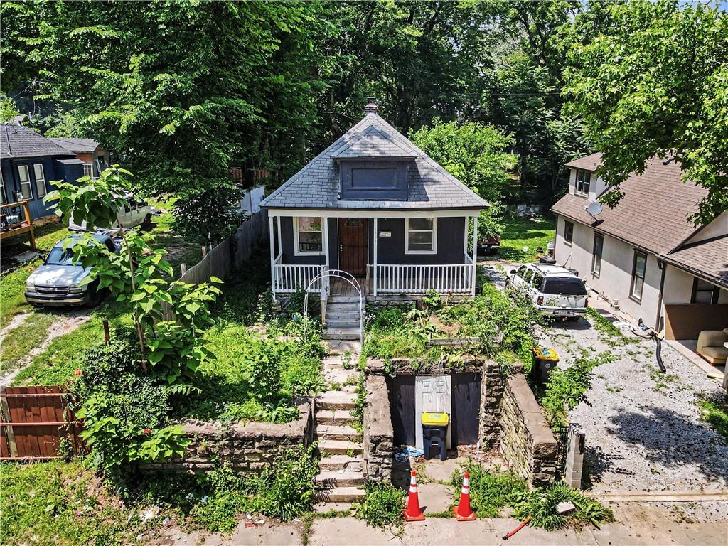 2524 Kensington Ave, Kansas City, MO 64127