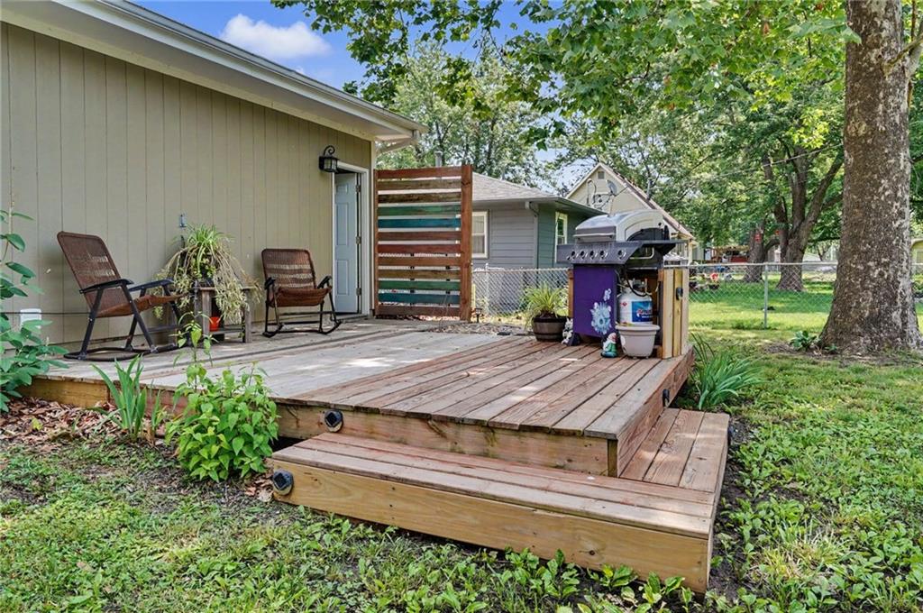 218 Cedarlane Dr, Wellsville, KS 66092