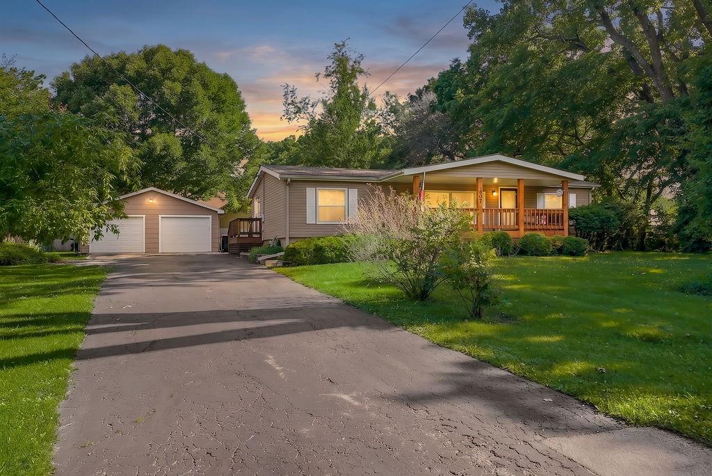 807 Chestnut St, Greenwood, MO 64034