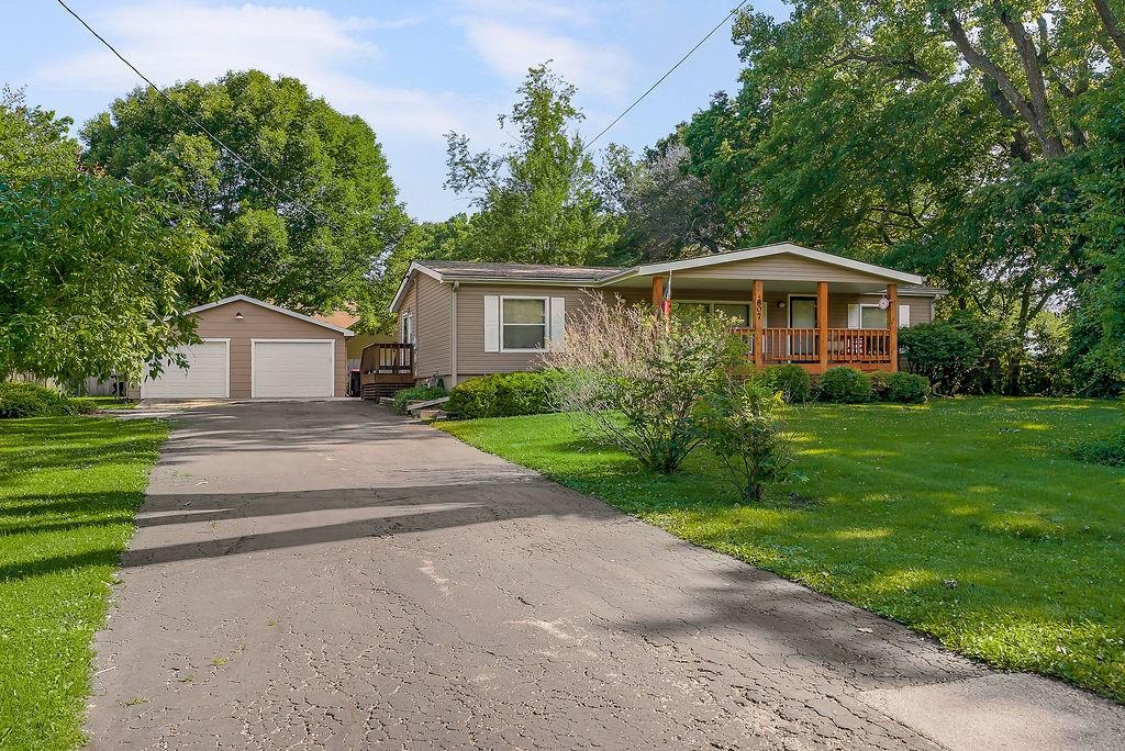 807 Chestnut St, Greenwood, MO 64034