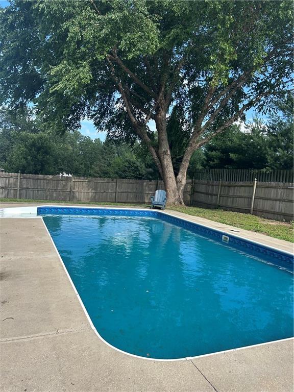 933 Park Ave, Leavenworth, KS 66048