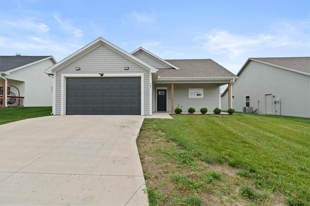 407 NE Sycamore Ct, Oak Grove, MO 64075