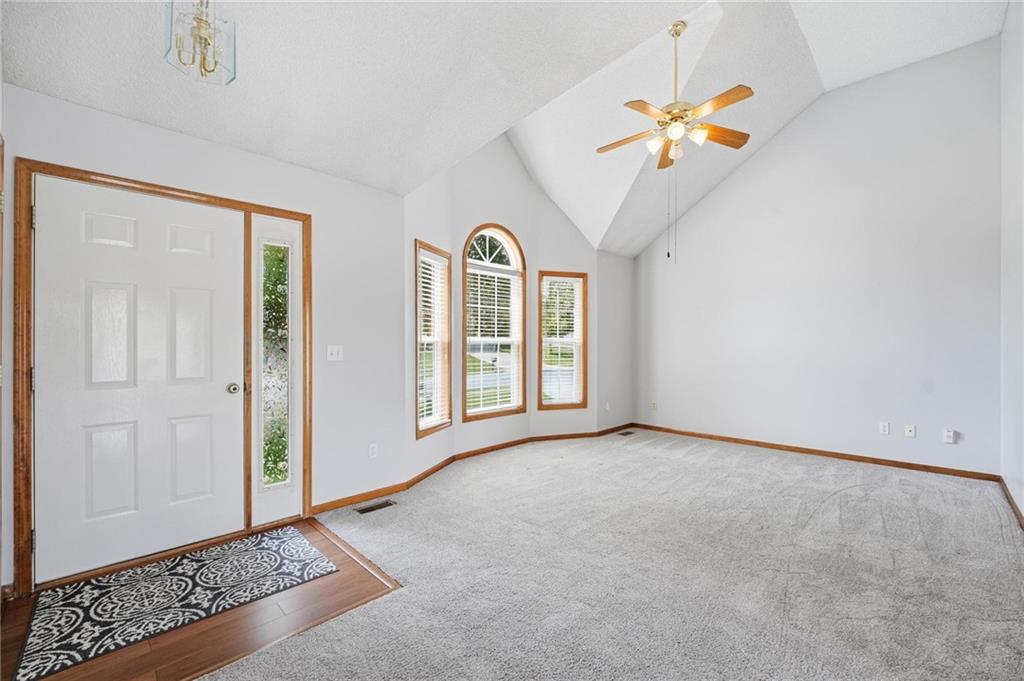 8623 N Sheldon Ave, Kansas City, MO 64153