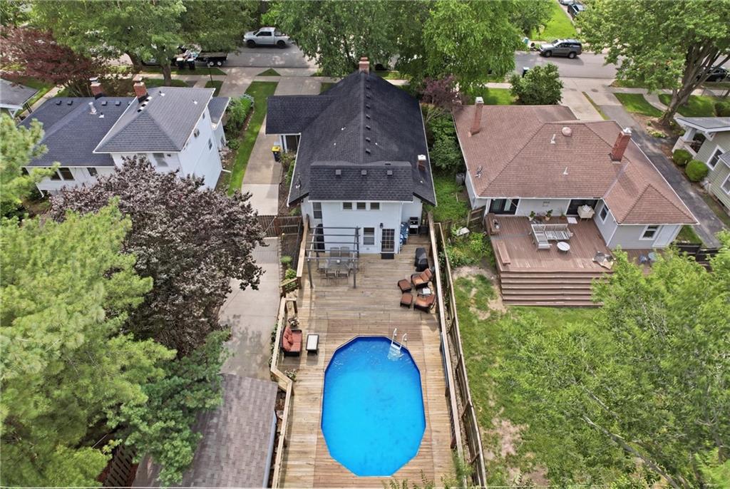 5827 Holmes St, Kansas City, MO 64110