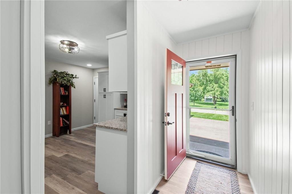 1205 W 5th Ter, Cameron, MO 64429