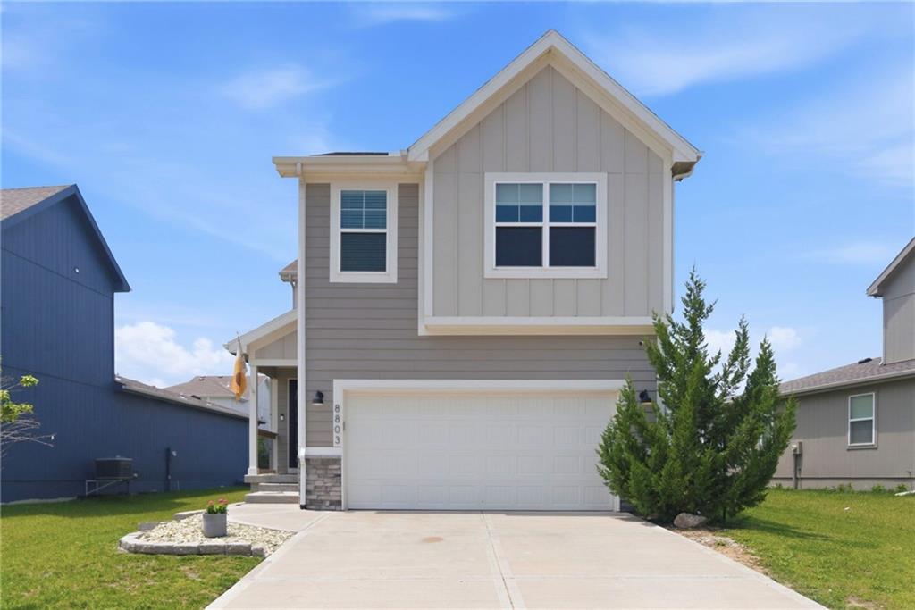 8803 SW 8th St, Blue Springs, MO 64064
