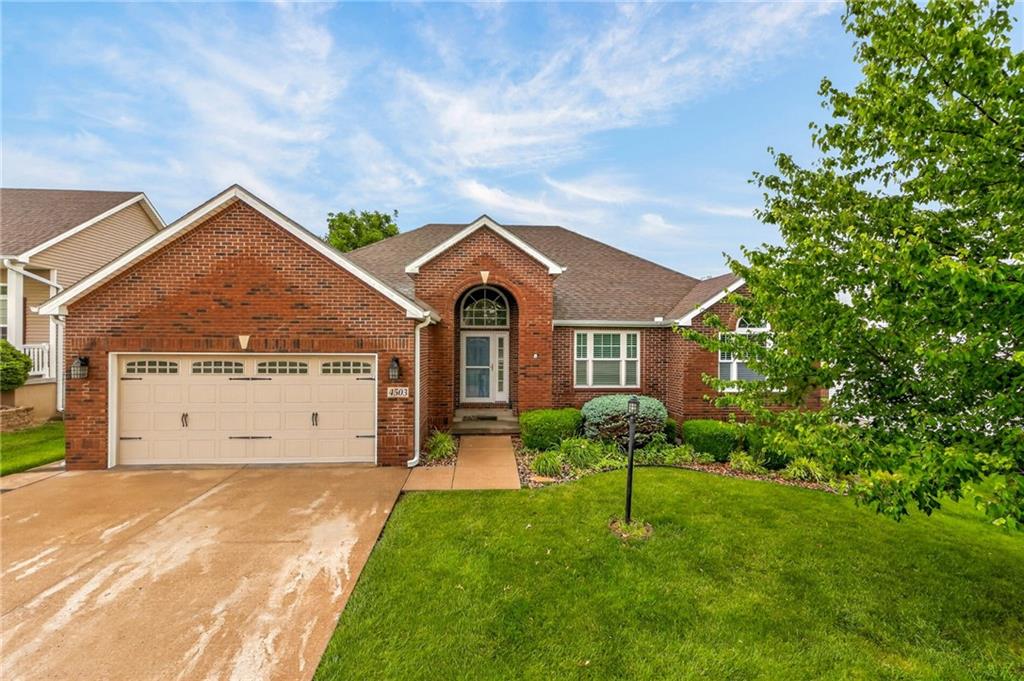 4503 S Wilshire Dr, St Joseph, MO 64506