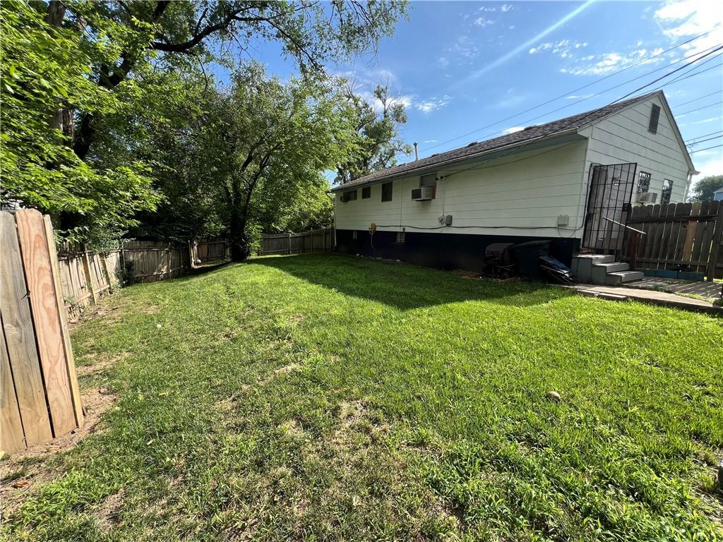 8504 Oldham Rd, Kansas City, MO 64138