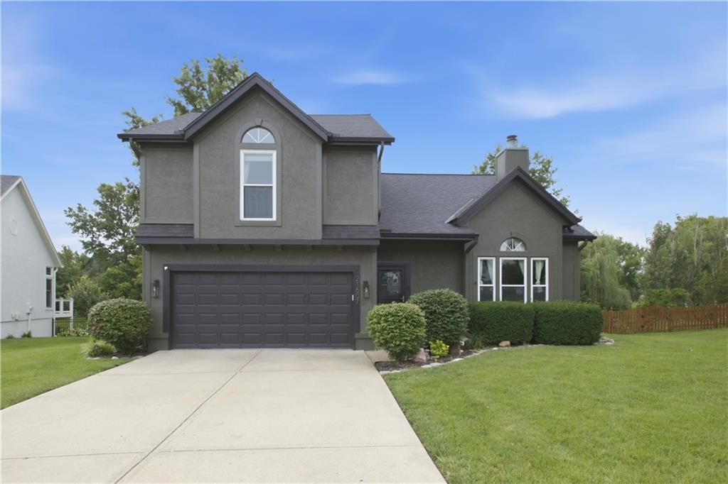 21607 W 51st St, Shawnee, KS 66226