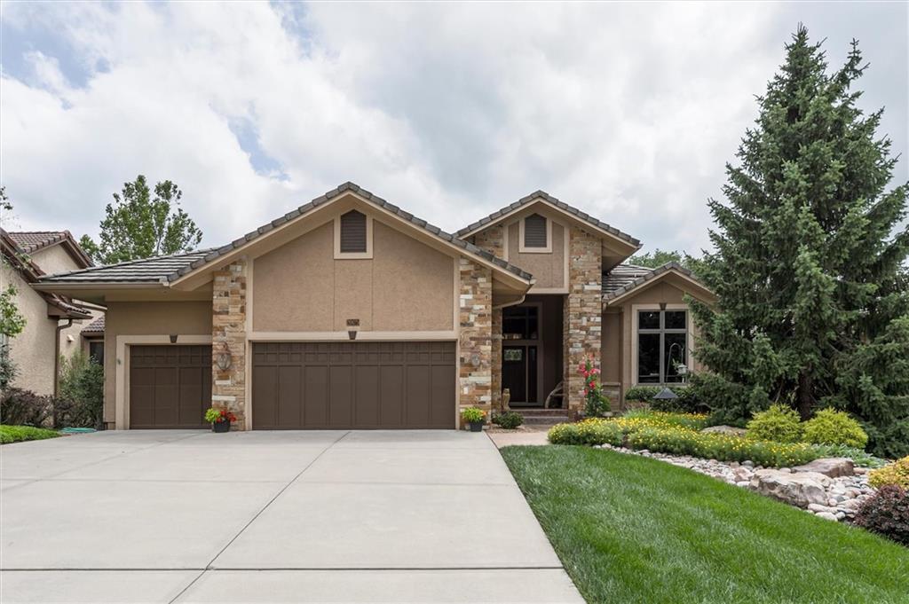 26675 W 100th Pl, Olathe, KS 66061