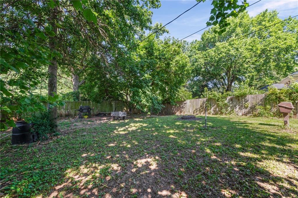 6104 N Garfield Ave, Gladstone, MO 64118