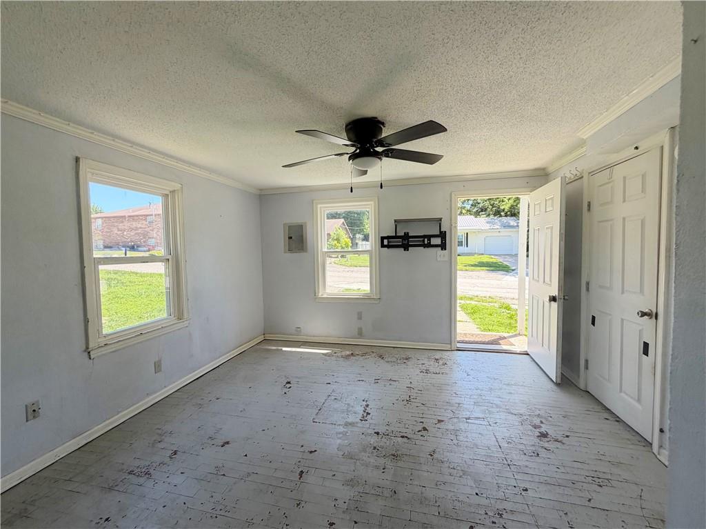 102 W Black Diamond St, Richmond, MO 64085