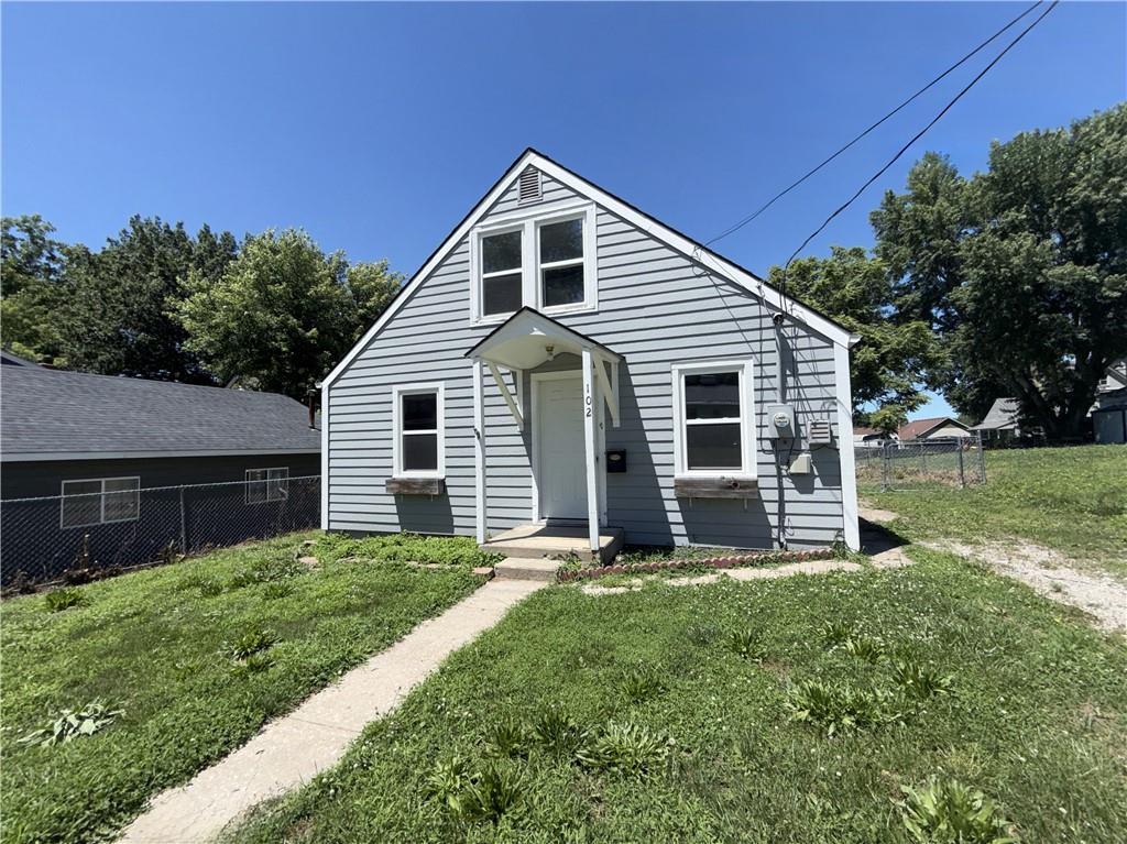 102 W Black Diamond St, Richmond, MO 64085
