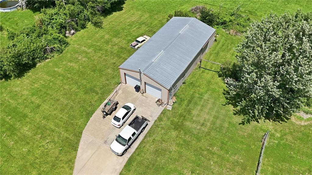 17274 Kansas Ave, Basehor, KS 66012